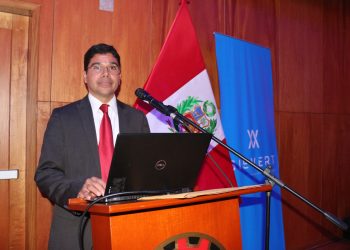 Capítulo de Ingeniería Electrónica y el Comité Especializado de Ingeniería Biomédica llevan a cabo Conferencia sobre Monitores de Grado Médico