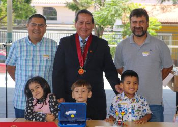 Alumnos del taller de “Robótica Educativa” del Capítulo de Ingeniería Electrónica presentaron sus prototipos en la ceremonia de clausura