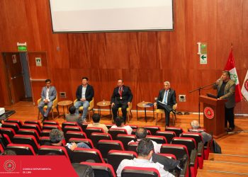El Comité Especializado de INTELIGENCIA ARTIFICIAL con el apoyo del Capítulo de Ingeniería Electrónica del CIP – CDLima organizó el evento presencial “Innovando con Inteligencia Artificial Generativa en Smart Cities”