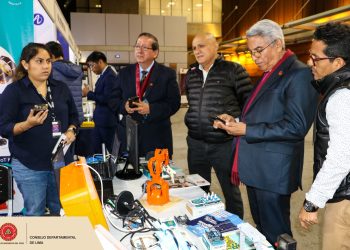 La Semana de la Ingeniería Electrónica 2024 continúa con conferencias magistrales, internacionales y su feria tecnológica