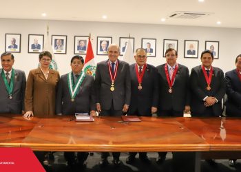 30 Mayo – CAPÍTULO DE INGENIERÍA ELECTRÓNICA PRESENTE EN LA FIRMA DE CONVENIO ENTRE LA UNIVERSIDAD RICARDO PALMA Y EL CIP LIMA