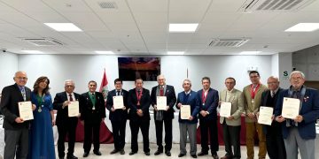 19 Julio – CAPÍTULO DE INGENIERÍA ELECTRÓNICA RINDE HOMENAJE A EGRESADOS DE LA PROMOCIÓN 1974 DE LA URP EN SUS BODAS DE ORO 50 ANIVERSARIO