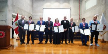 CAPÍTULO DE INGENIERÍA ELECTRÓNICA REALIZA CONFERENCIA Y PROMUEVE LA INNOVACIÓN Y EXCELENCIA ACADÉMICA EN EL PAIS