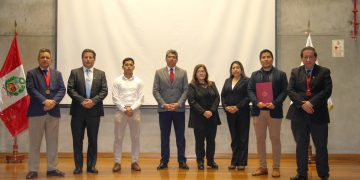 📣 EL CAPÍTULO DE INGENIERÍA ELECTRÓNICA ORGANIZACIÓN CON GRAN EXITO EL FORO: «DISPOSITIVOS MÉDICOS FABRICADOS EN PERÚ 🎉