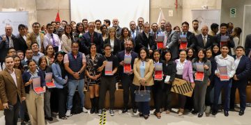 EL CAPITULO DE INGENIERIA ELECTRONICA-CDLIMA PROMUEVE LA INNOVACION EN LA  ENTREGA DEL PREMIO NACIONAL DEMOCRACIA DIGITAL 2024