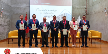 CEREMONIA DE ENTREGA DE CREDENCIALES DEL CAPÍTULO DE INGENIERÍA ELECTRÓNICA DEL COLEGIO DE INGENIEROS